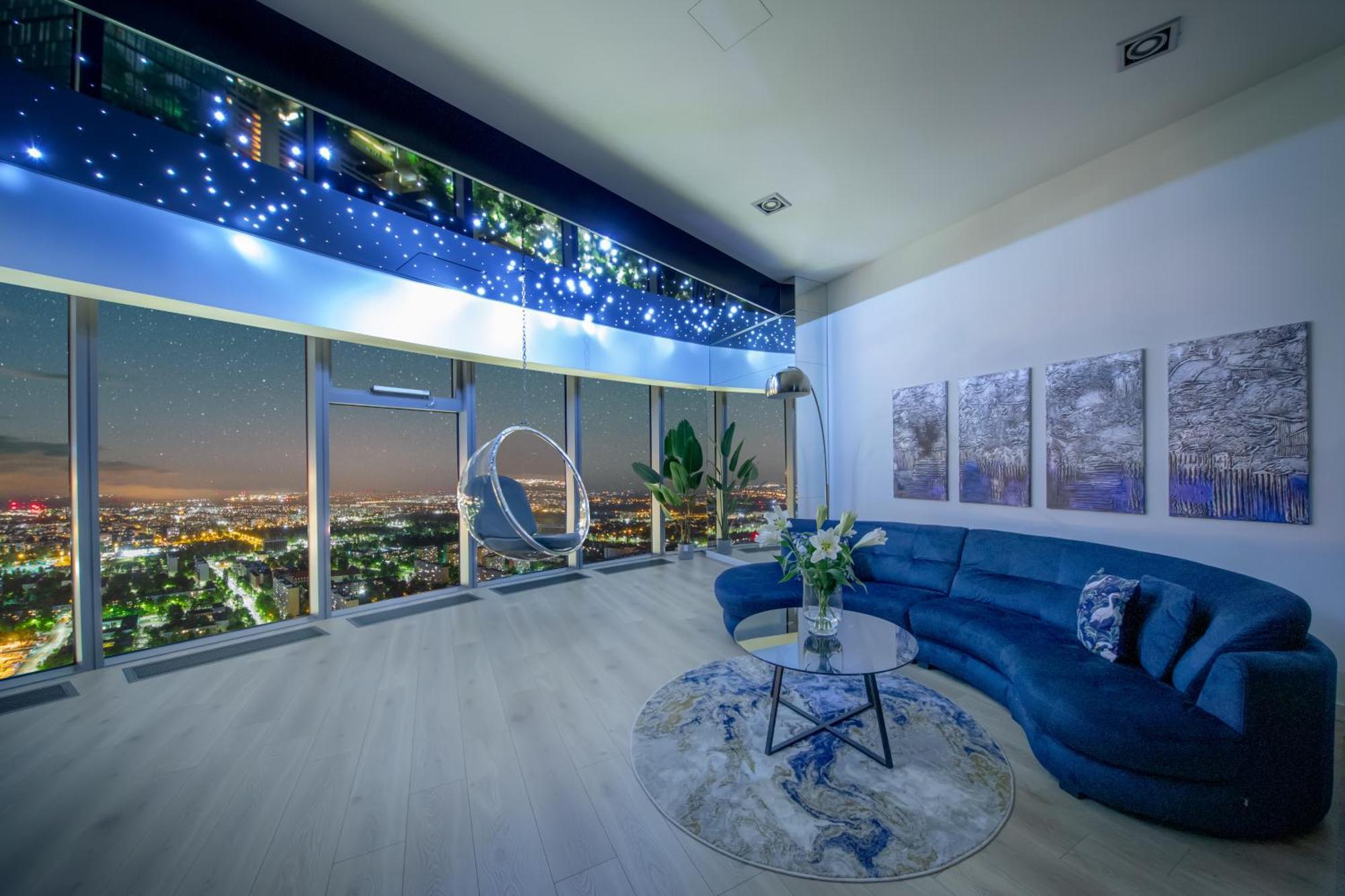 W Sky Tower Apartment *